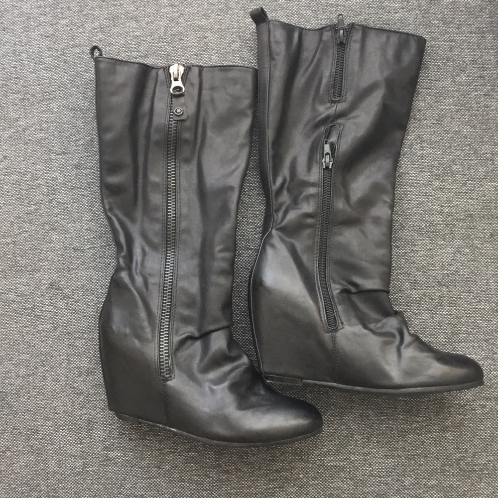 Heeled boots